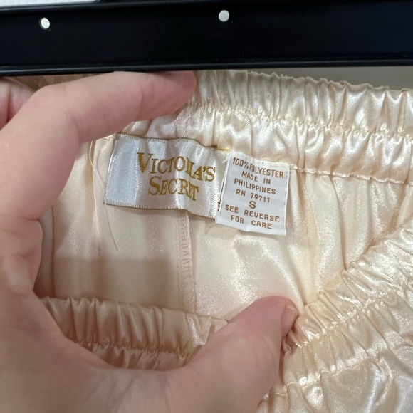 Vintage Victoria’s Secret sleep set - Picture 6 of 6